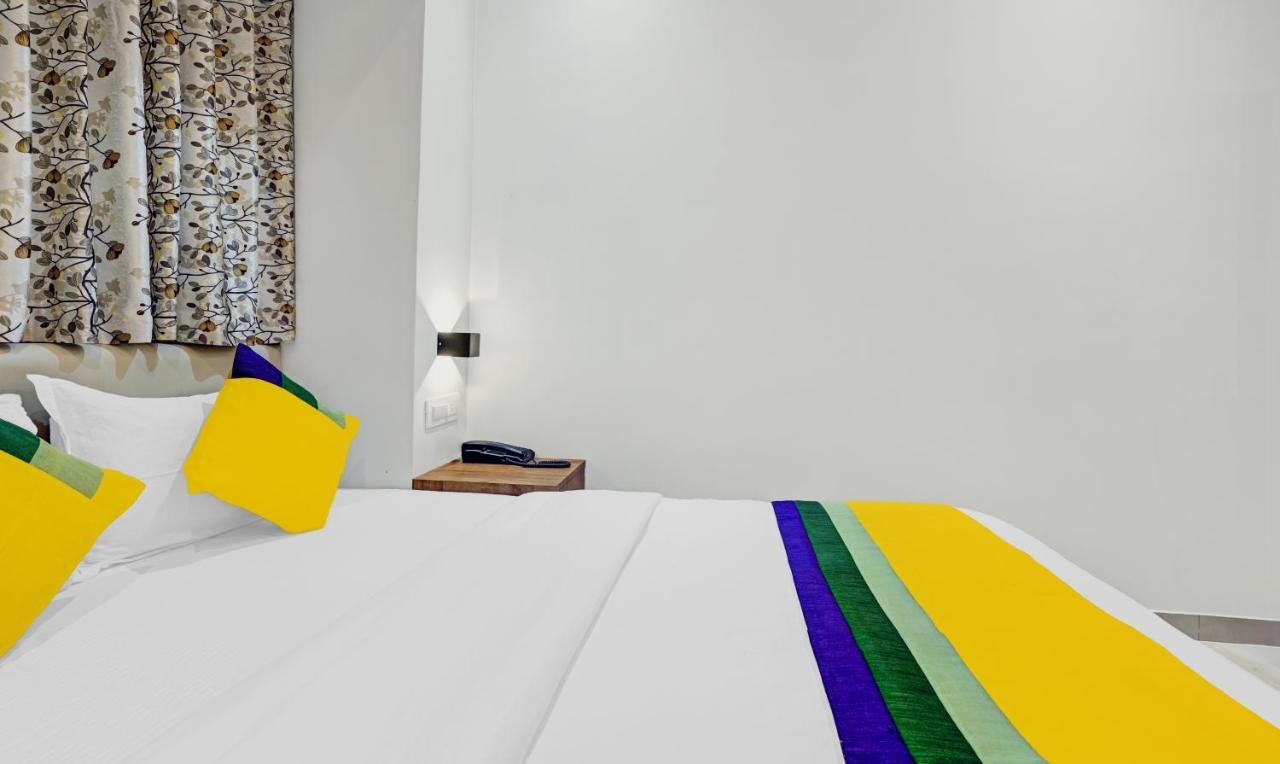 Itsy Hotels Heraa International Bombay Extérieur photo