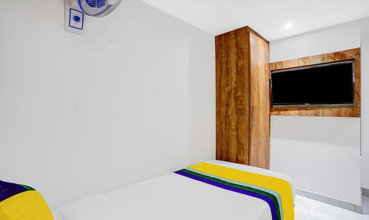 Itsy Hotels Heraa International Bombay Extérieur photo