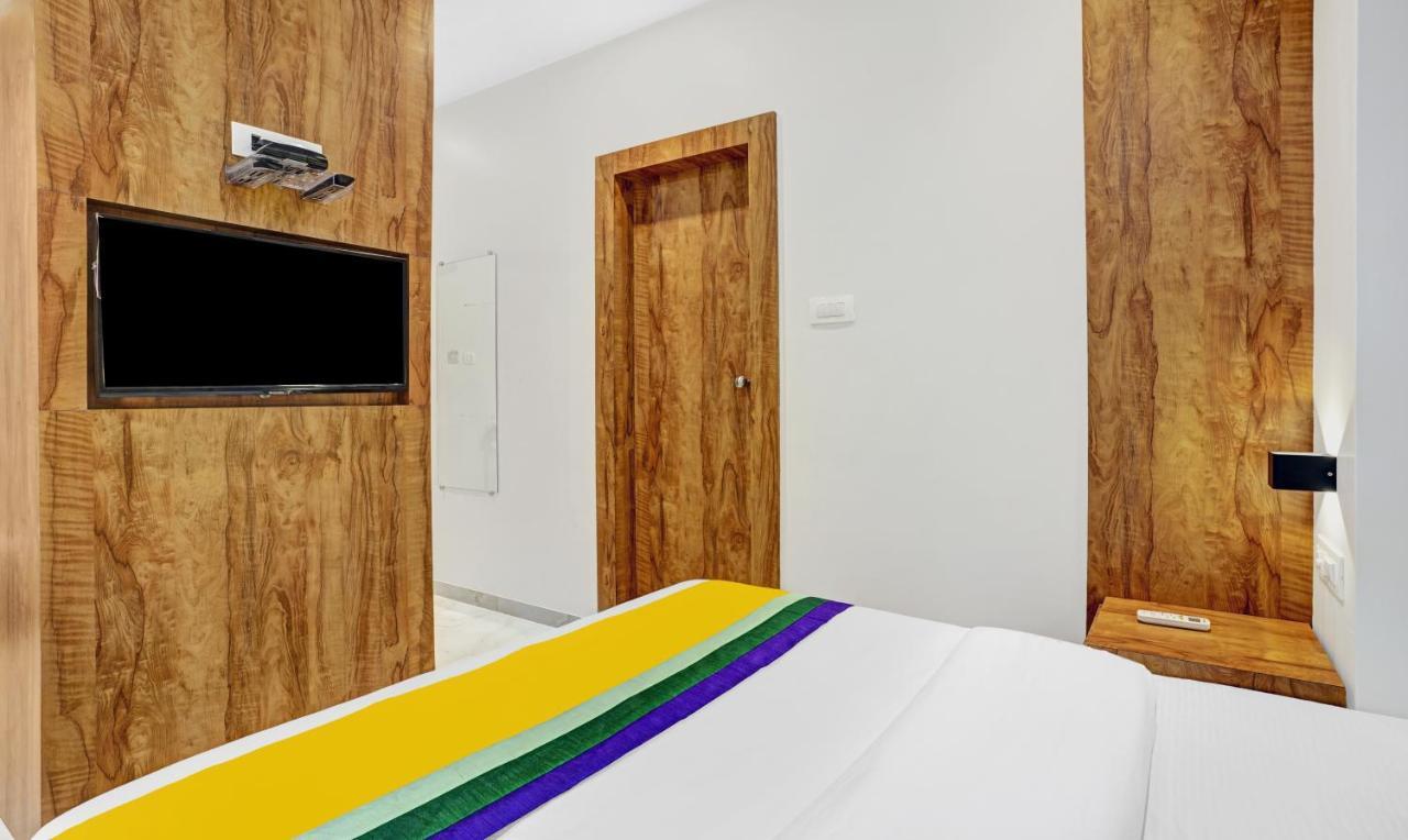 Itsy Hotels Heraa International Bombay Extérieur photo