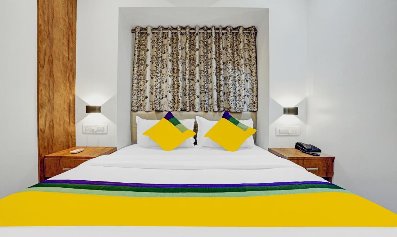 Itsy Hotels Heraa International Bombay Extérieur photo