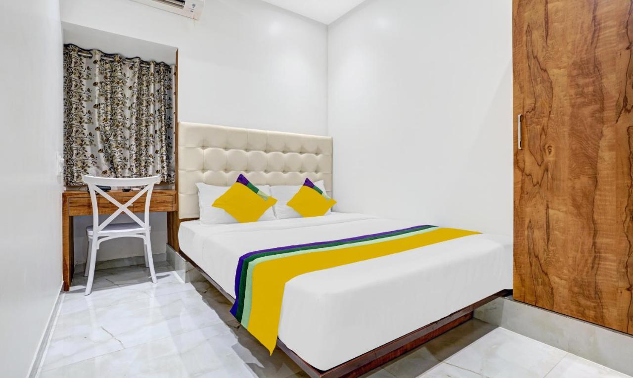 Itsy Hotels Heraa International Bombay Extérieur photo