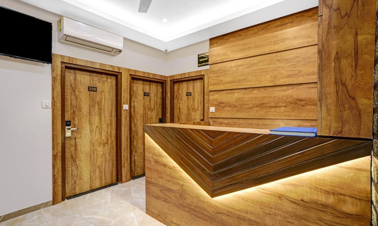 Itsy Hotels Heraa International Bombay Extérieur photo