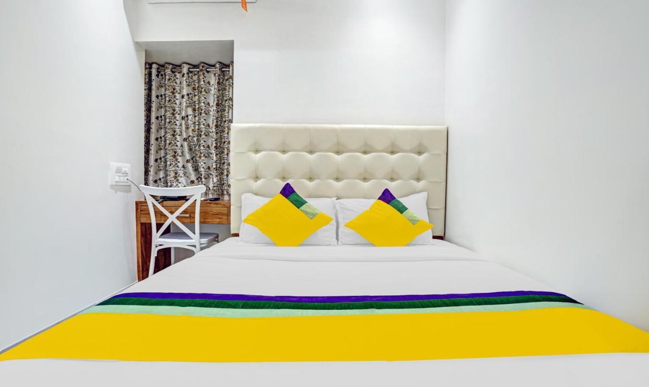 Itsy Hotels Heraa International Bombay Extérieur photo